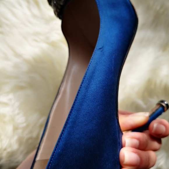 Signiture Manolo Blaknik Hangisi 105mm Satin pumps - Picture 5 of 11